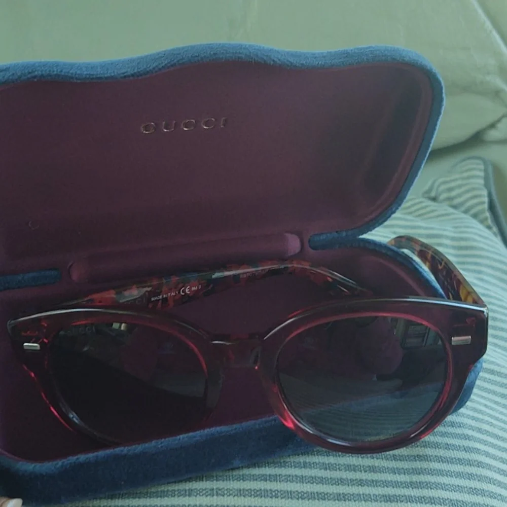 Gucci authentic red